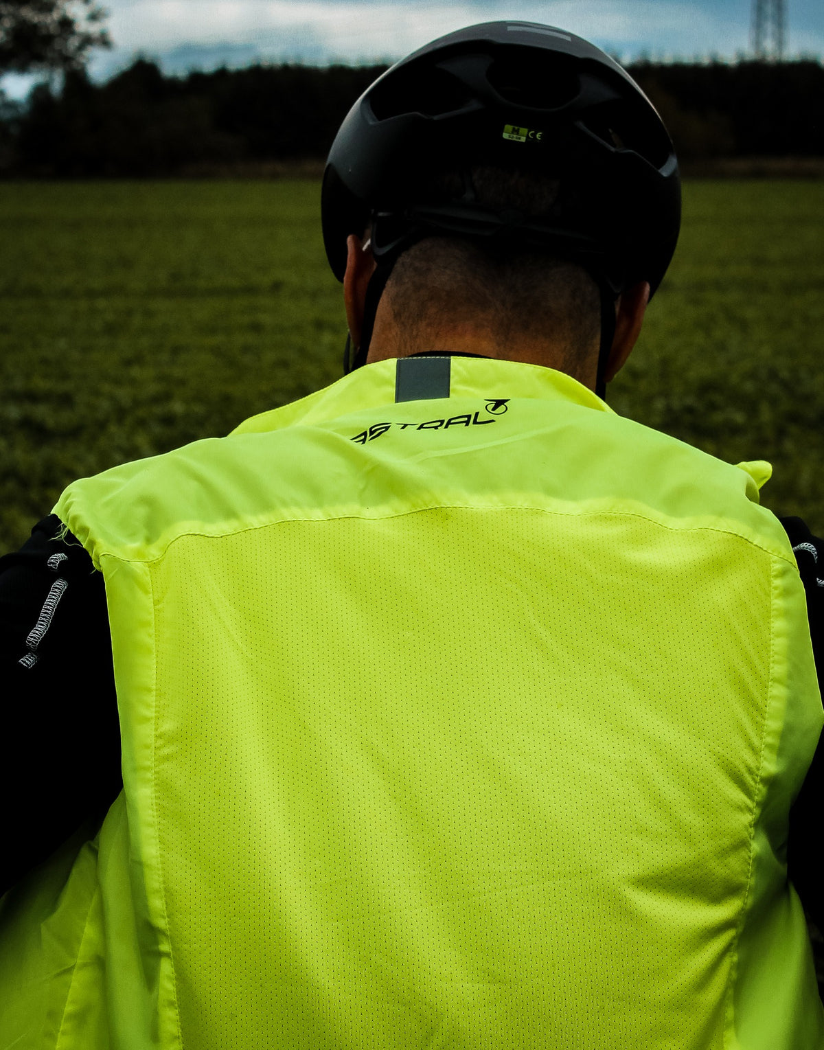 Astral Hi-Viz Vindvest