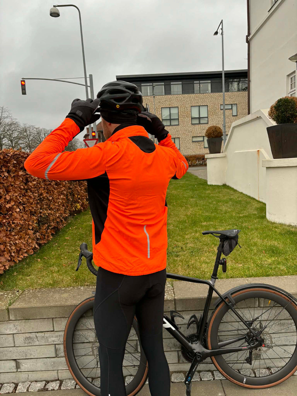 Astral Multi Cykel- og Løbejakke Herre - Hi-Viz Orange