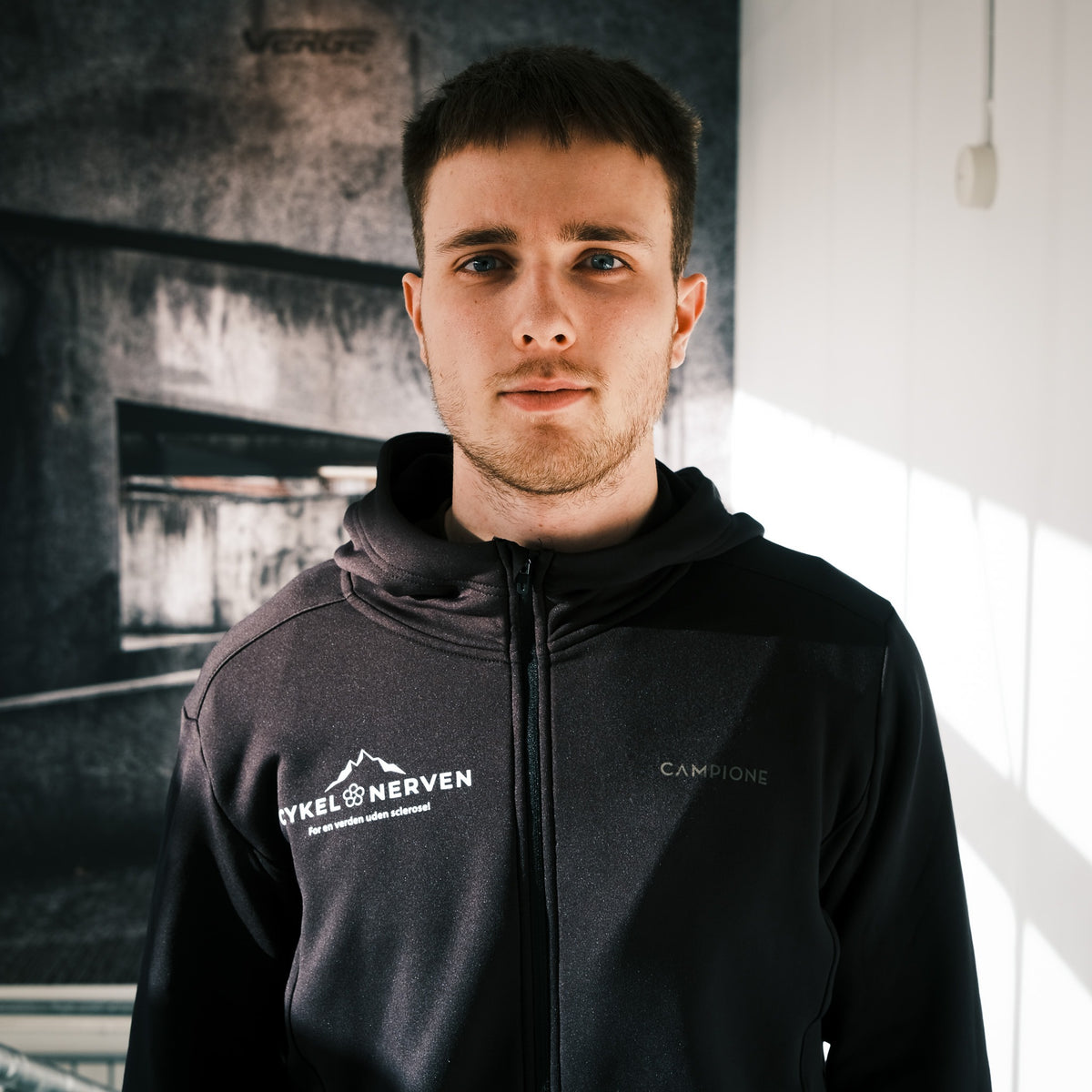 Campione X Cykelnerven: Hoodie med Lynlås - Sort